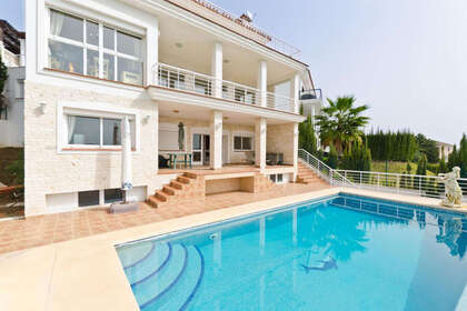 Cluster house for sale in Mijas Golf, Málaga. 