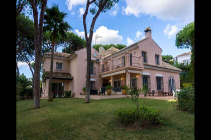 Cluster house for sale in Hacienda Las Chapas, Marbella, Málaga. 