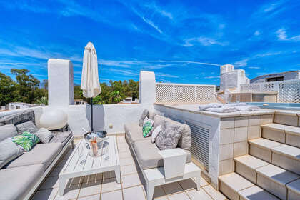 Penthouse for sale in Elviria, Marbella, Málaga. 