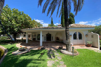 Cluster house for sale in Nagüeles, Marbella, Málaga. 