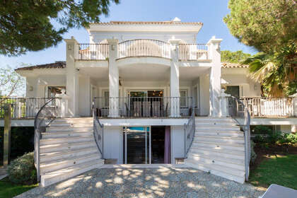 Cluster house for sale in Hacienda Las Chapas, Marbella, Málaga. 