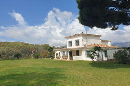 Ranch for sale in La Cala Golf, Mijas, Málaga. 