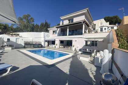 Cluster house for sale in Torremolinos, Málaga. 