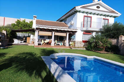 Ranch for sale in Alhaurín el Grande, Málaga. 