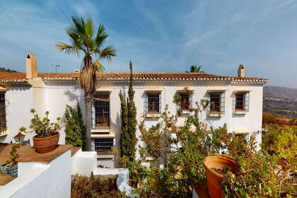 Cluster house for sale in Torrox, Málaga. 