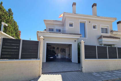 Cluster house for sale in Torremolinos, Málaga. 