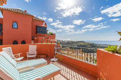 Apartment for sale in Calahonda, Mijas, Málaga. 