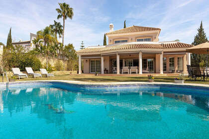 Cluster house for sale in Mijas Golf, Málaga. 