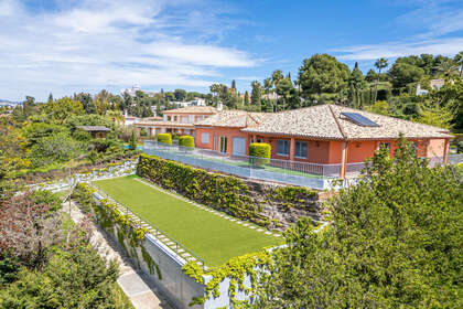 Cluster house for sale in El Paraiso, Estepona, Málaga. 