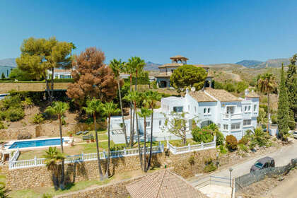 Cluster house for sale in El Paraiso, Estepona, Málaga. 