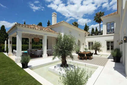 Cluster house for sale in Nagüeles, Marbella, Málaga. 