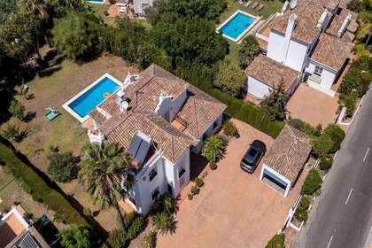 Cluster house for sale in El Paraiso, Estepona, Málaga. 