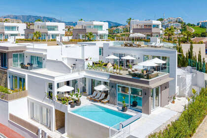 Cluster house for sale in Riviera Del Sol, Marbella, Málaga. 