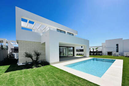 Cluster house for sale in Río Real, Marbella, Málaga. 