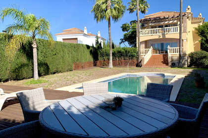 Cluster house for sale in Mijas Golf, Málaga. 