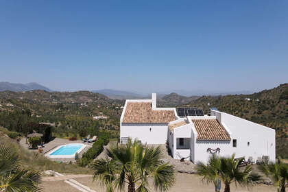 Cluster house for sale in Monda, Málaga. 