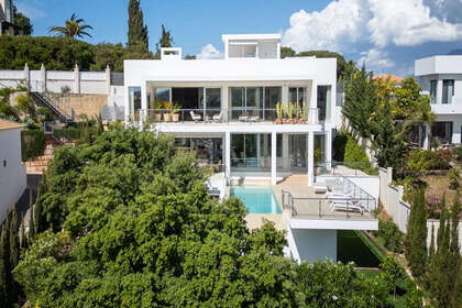 Cluster house for sale in Elviria, Marbella, Málaga. 