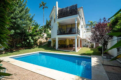 Cluster house for sale in Torreblanca, Fuengirola, Málaga. 