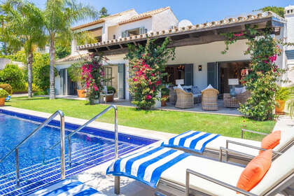 Cluster house for sale in El Paraiso, Estepona, Málaga. 