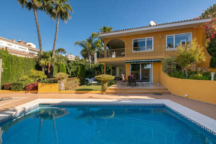 Cluster house for sale in Riviera Del Sol, Marbella, Málaga. 