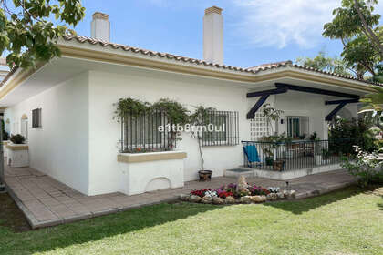 Cluster house for sale in Puerto Banús, Marbella, Málaga. 