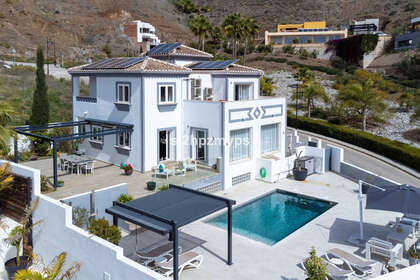 Cluster house for sale in Torrox, Málaga. 