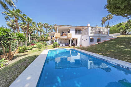 Cluster house for sale in Elviria, Marbella, Málaga. 