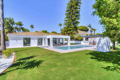 Cluster house for sale in Elviria, Marbella, Málaga. 