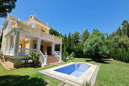 Cluster house for sale in Las Chapas, Málaga. 