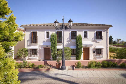 Cluster house for sale in Puerto Banús, Marbella, Málaga. 