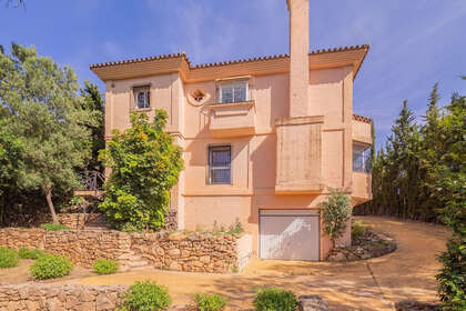 Cluster house for sale in Ojén, Málaga. 