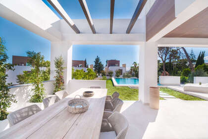 Cluster house for sale in Puerto Banús, Marbella, Málaga. 