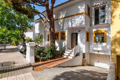 House for sale in Las Chapas, Málaga. 