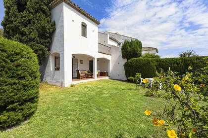 House for sale in Puerto Banús, Marbella, Málaga. 