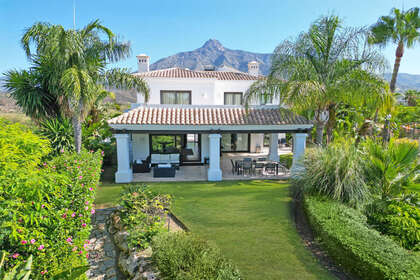 Cluster house for sale in Puerto Banús, Marbella, Málaga. 