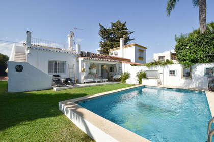 Cluster house for sale in San Pedro de Alcántara, Marbella, Málaga. 