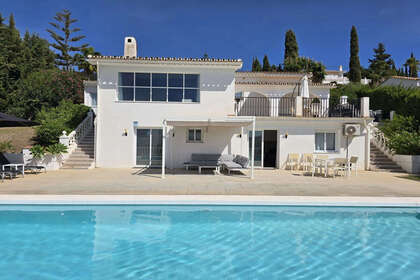 Cluster house for sale in La Sierrezuela, Mijas, Málaga. 