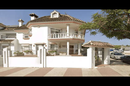 House for sale in San Pedro de Alcántara, Marbella, Málaga. 