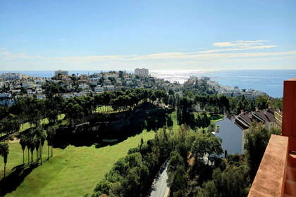 Penthouse for sale in Torrequebrada, Benalmádena, Málaga. 