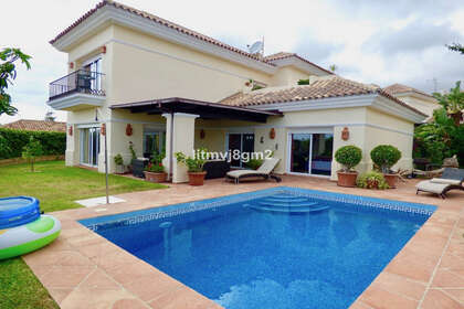 Cluster house for sale in Riviera Del Sol, Marbella, Málaga. 