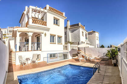 Cluster house for sale in Nerja, Málaga. 