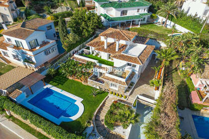 Cluster house for sale in Nueva andalucia, Málaga. 