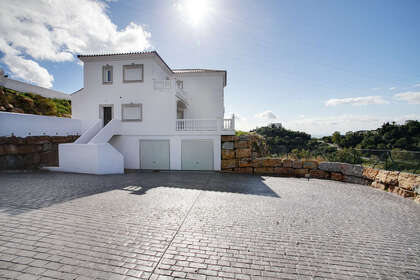 Cluster house for sale in Estepona, Málaga. 