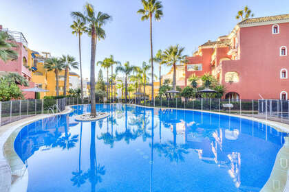 Apartment for sale in Puerto Banús, Marbella, Málaga. 