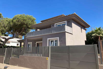 Cluster house for sale in Elviria, Marbella, Málaga. 