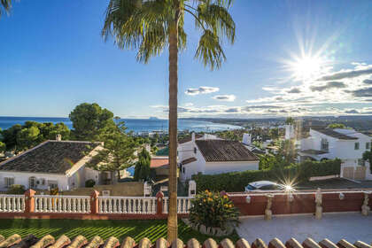 Cluster house for sale in Estepona, Málaga. 