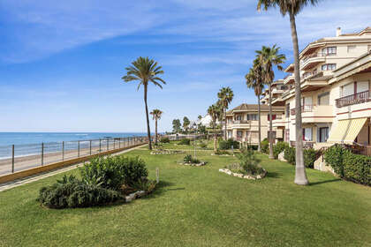 Apartment for sale in Calahonda, Mijas, Málaga. 