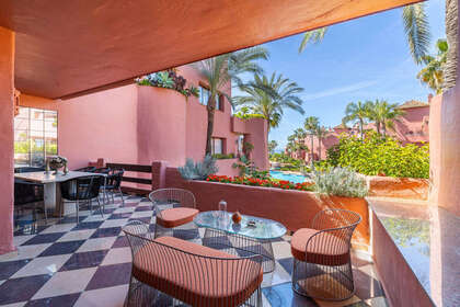 Apartment for sale in Puerto Banús, Marbella, Málaga. 