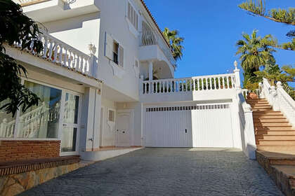 Cluster house for sale in Benalmádena, Málaga. 