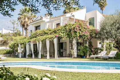 Cluster house for sale in Nueva andalucia, Málaga. 